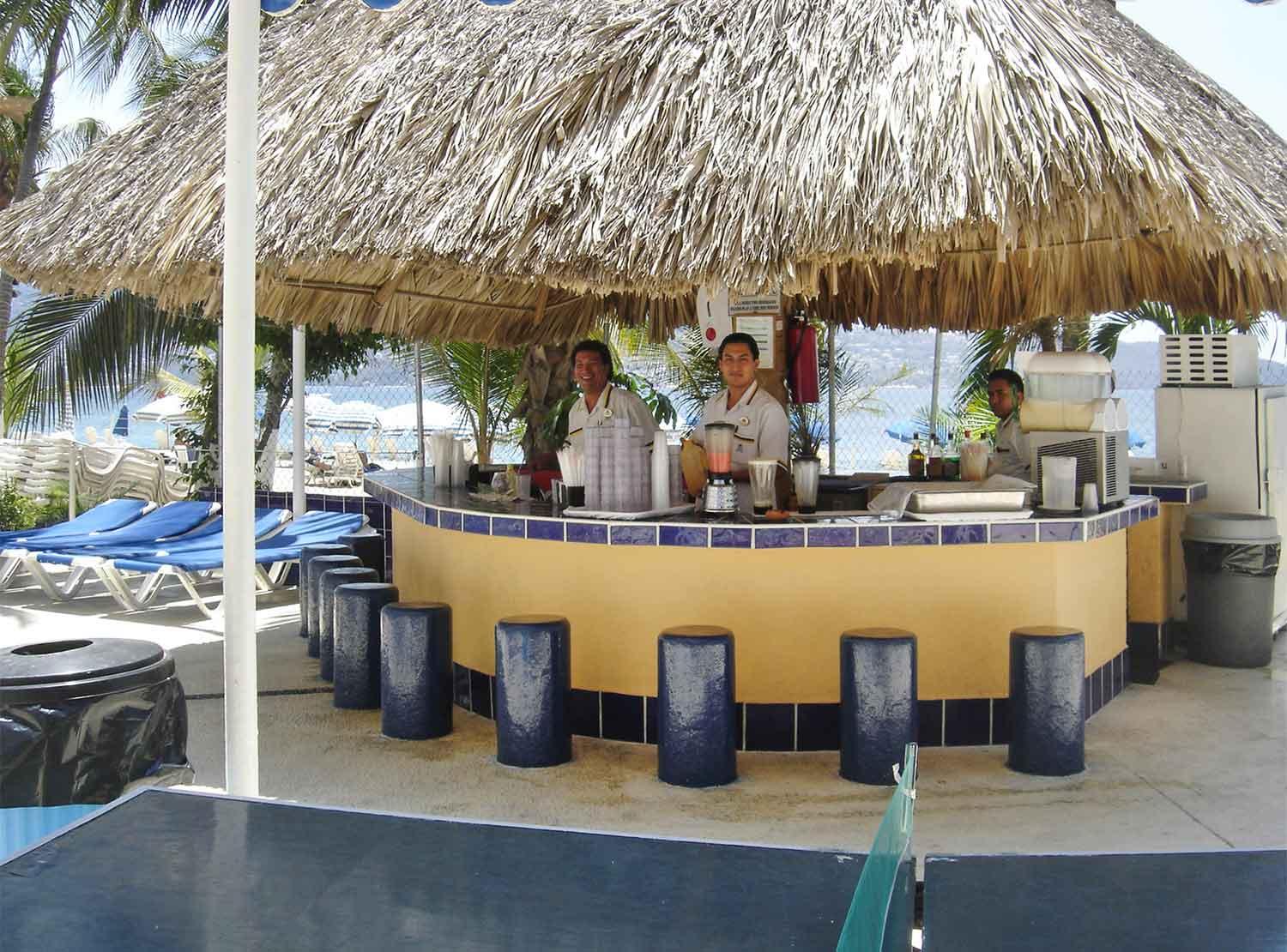 Ritz Acapulco All Inclusive 外观 照片 A poolside bar in a resort