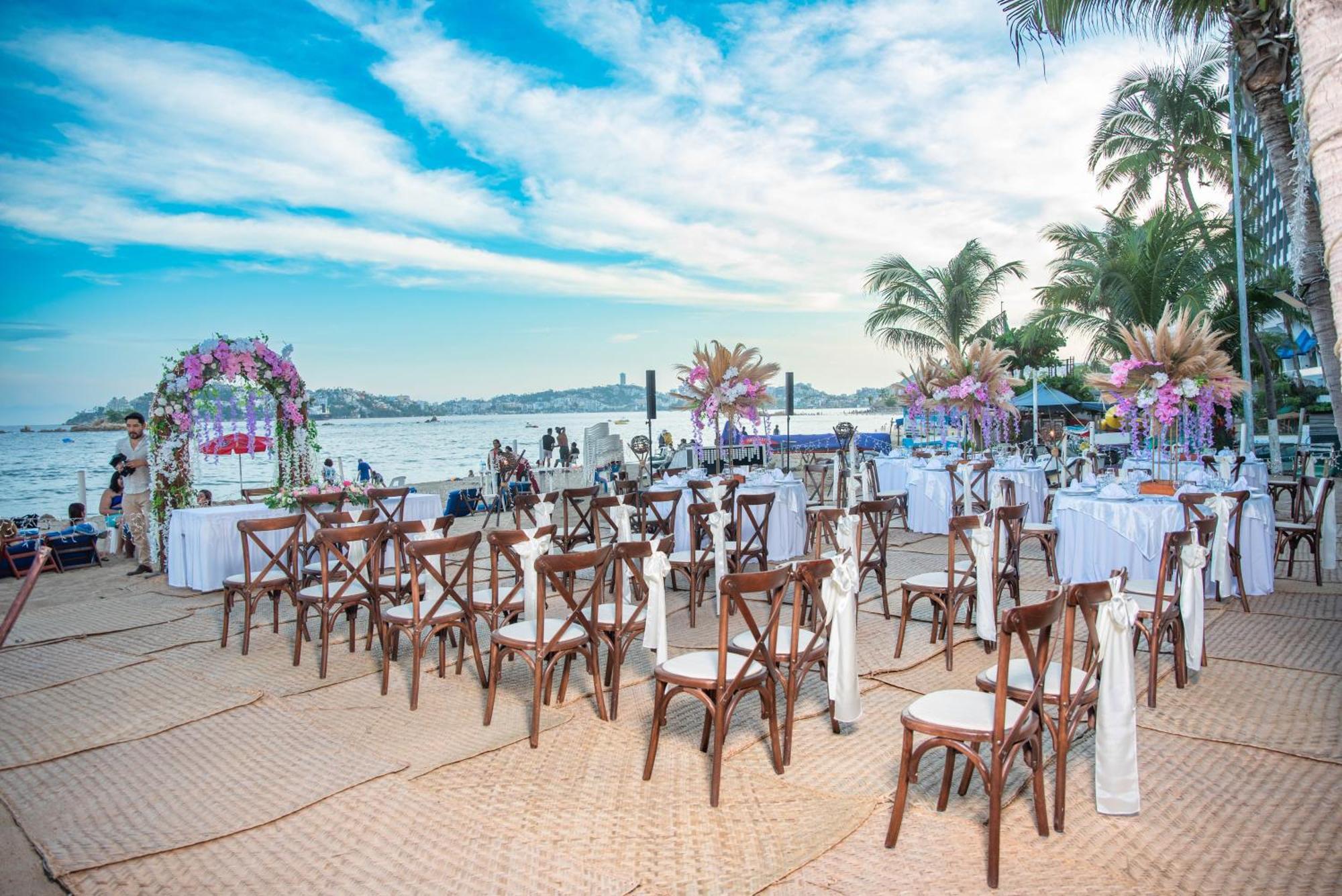 Ritz Acapulco All Inclusive 外观 照片 A wedding reception at the beach