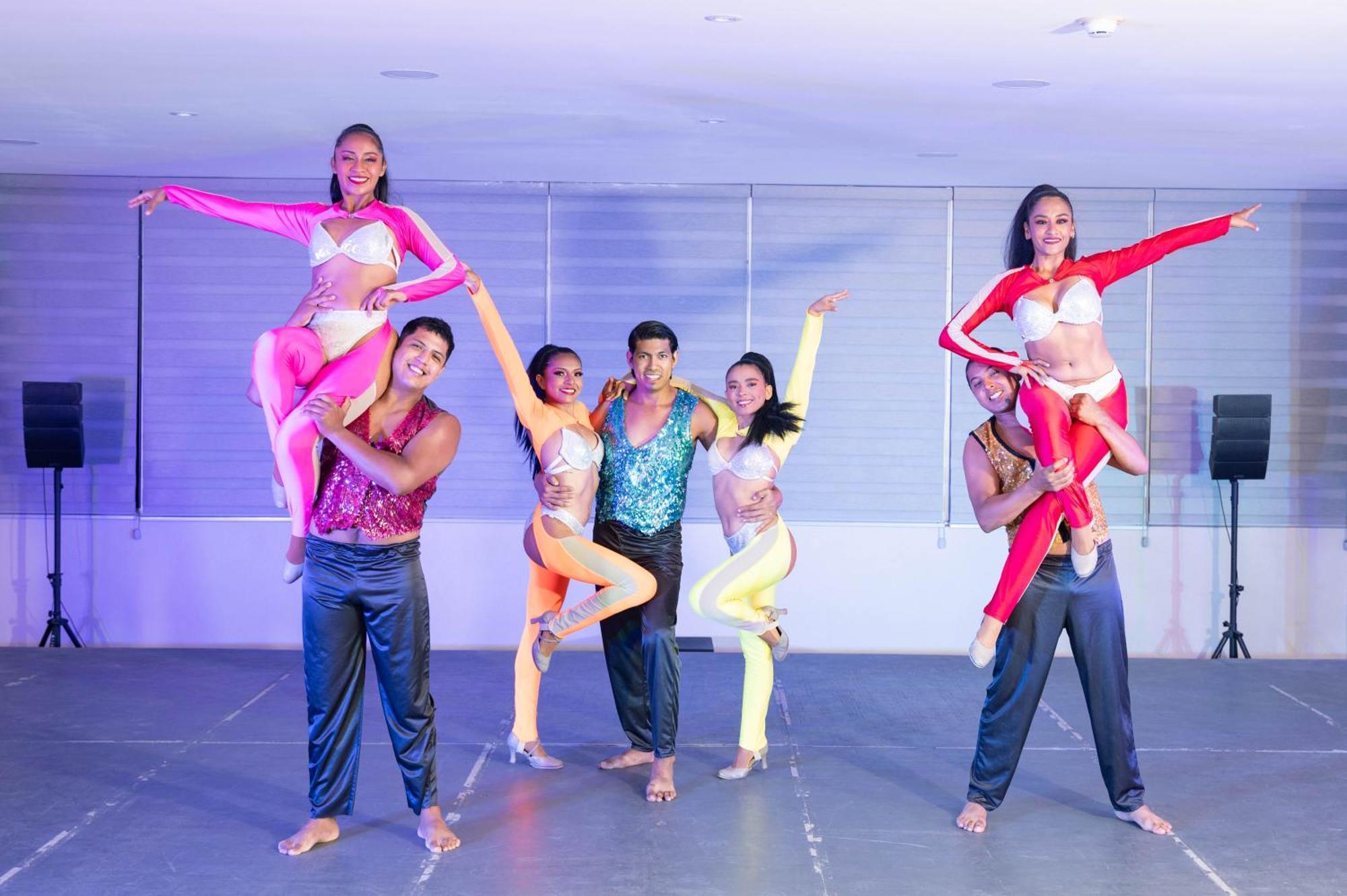 Ritz Acapulco All Inclusive 外观 照片 The 2012 Philippine National Dance Company