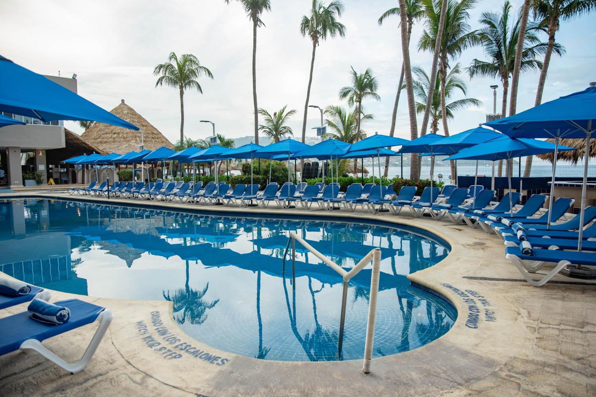 Ritz Acapulco All Inclusive 外观 照片 Pool at the Hilton San Diego Bay