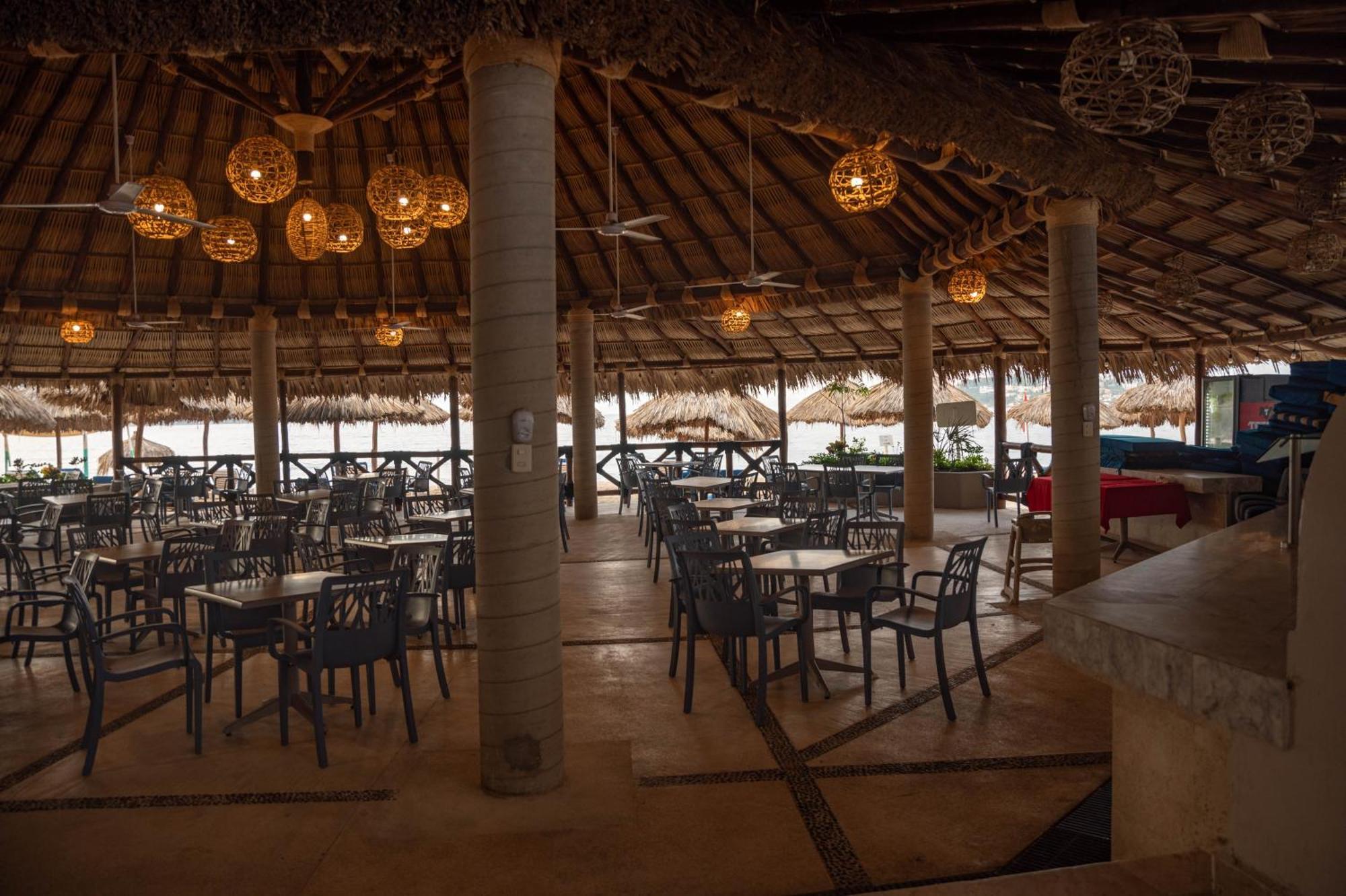 Ritz Acapulco All Inclusive 外观 照片 The interior of the restaurant