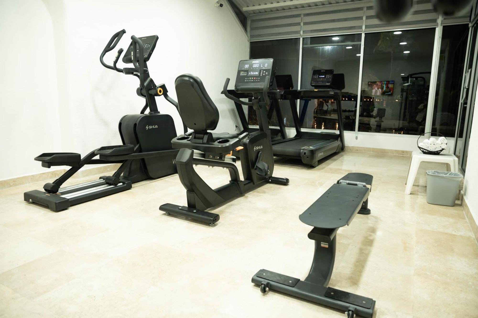 Ritz Acapulco All Inclusive 外观 照片 Elliptical trainer