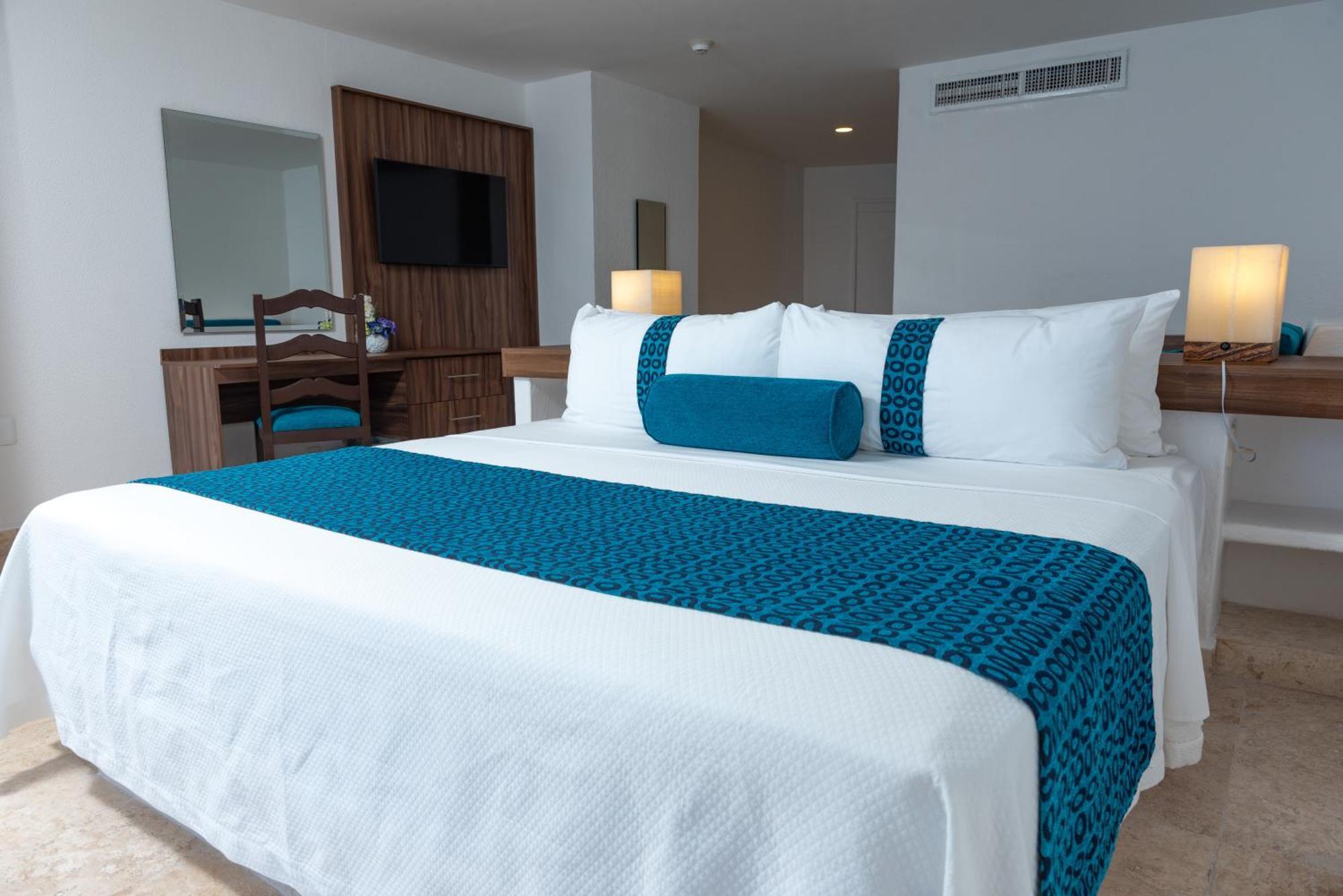 Ritz Acapulco All Inclusive 外观 照片 A bed runner